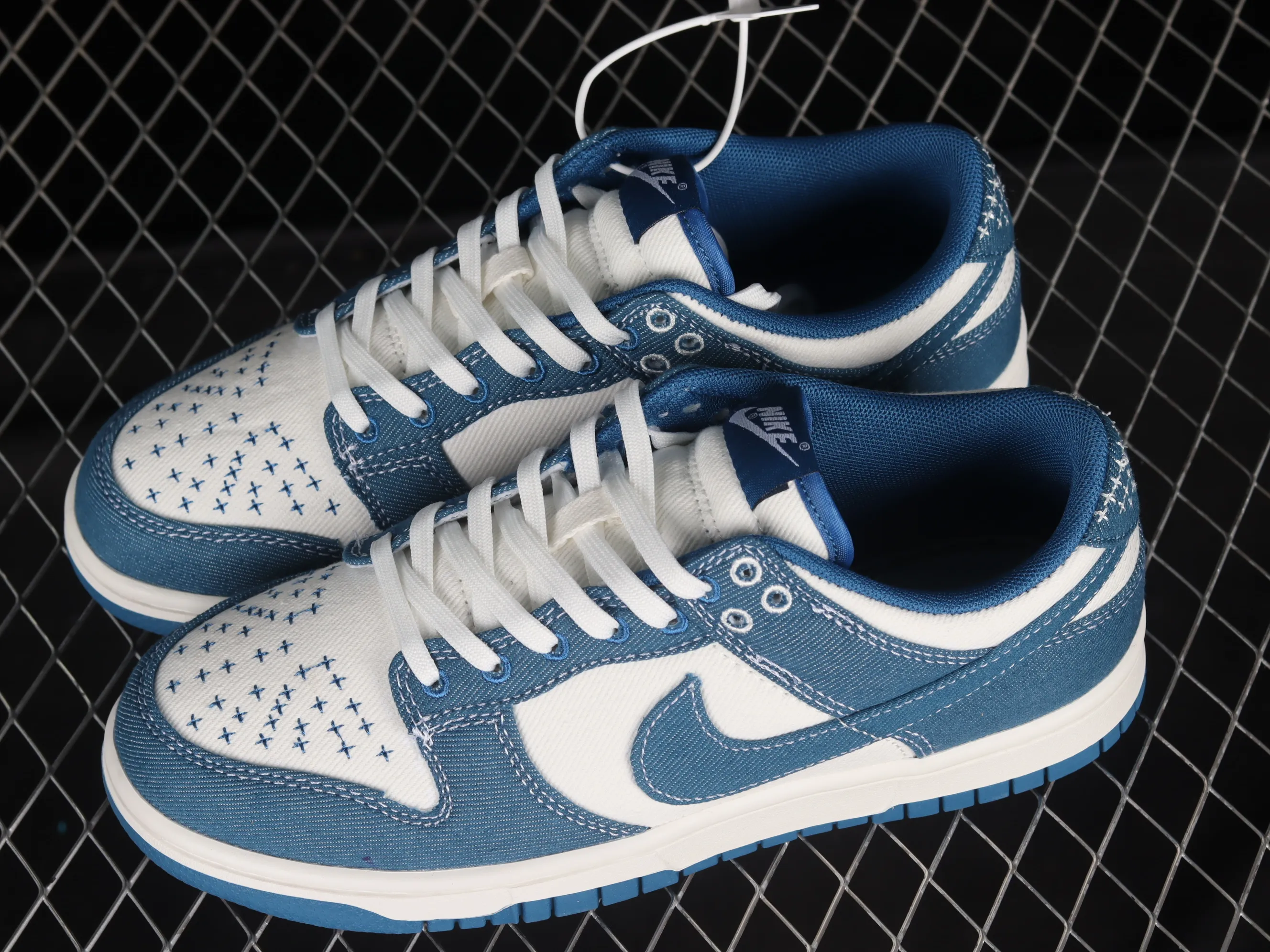 All Categories Nk SB Dunk Series Nk SB Dunk Low Low-top sneakers Cost-effective version Nk Dunk Low "Industrial Blue" Sashiko embroidery theme SB low-top sports and leisure sneakers DV0834-101